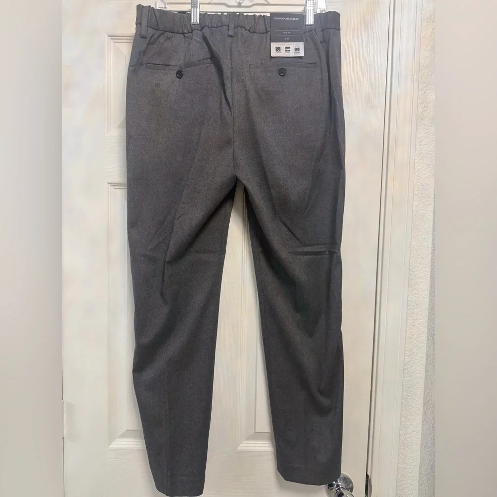 Brand New With Tags (NWT) Men's Banana Republic Slim Fit Tailored Dress Pants